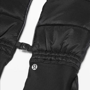 NWOT Lululemon Pinnacle Warmth Mittens